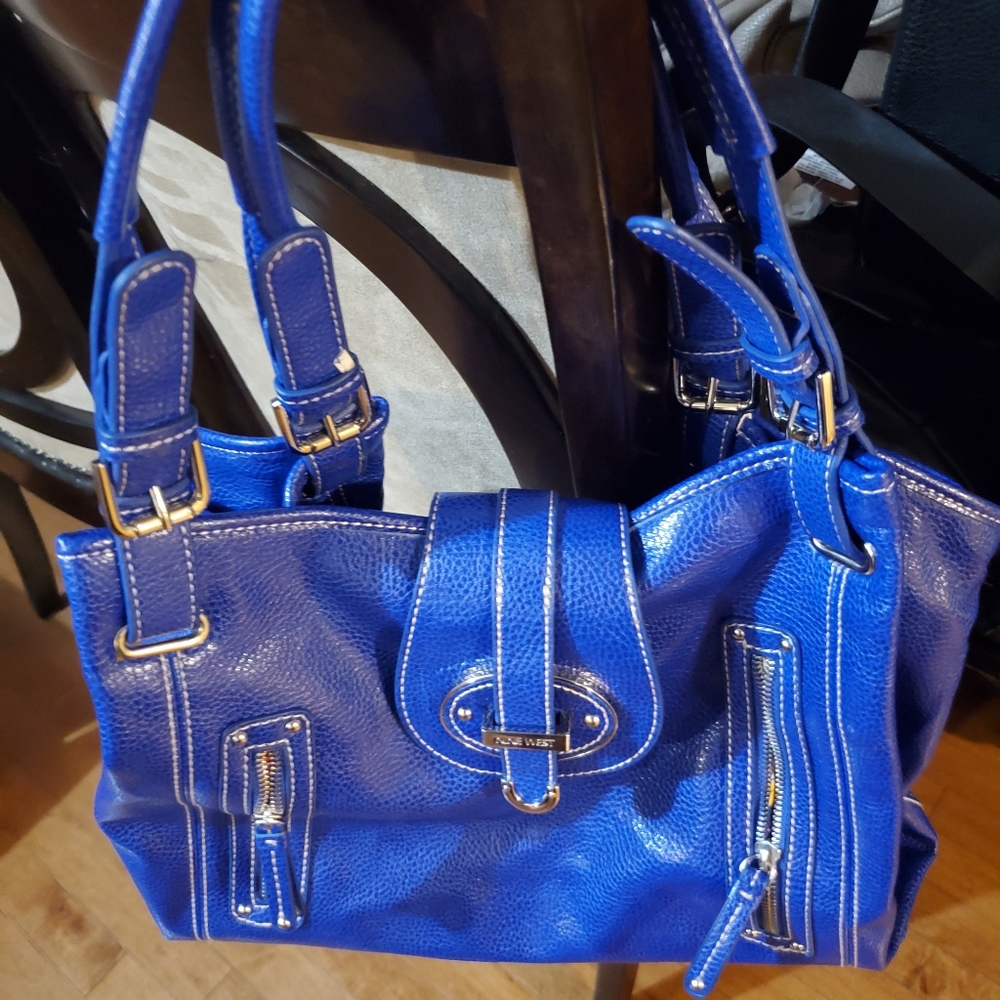 Handbag - Picture 2 of 3